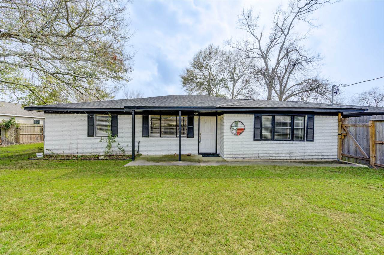 1009 Susan Street - Photo 1