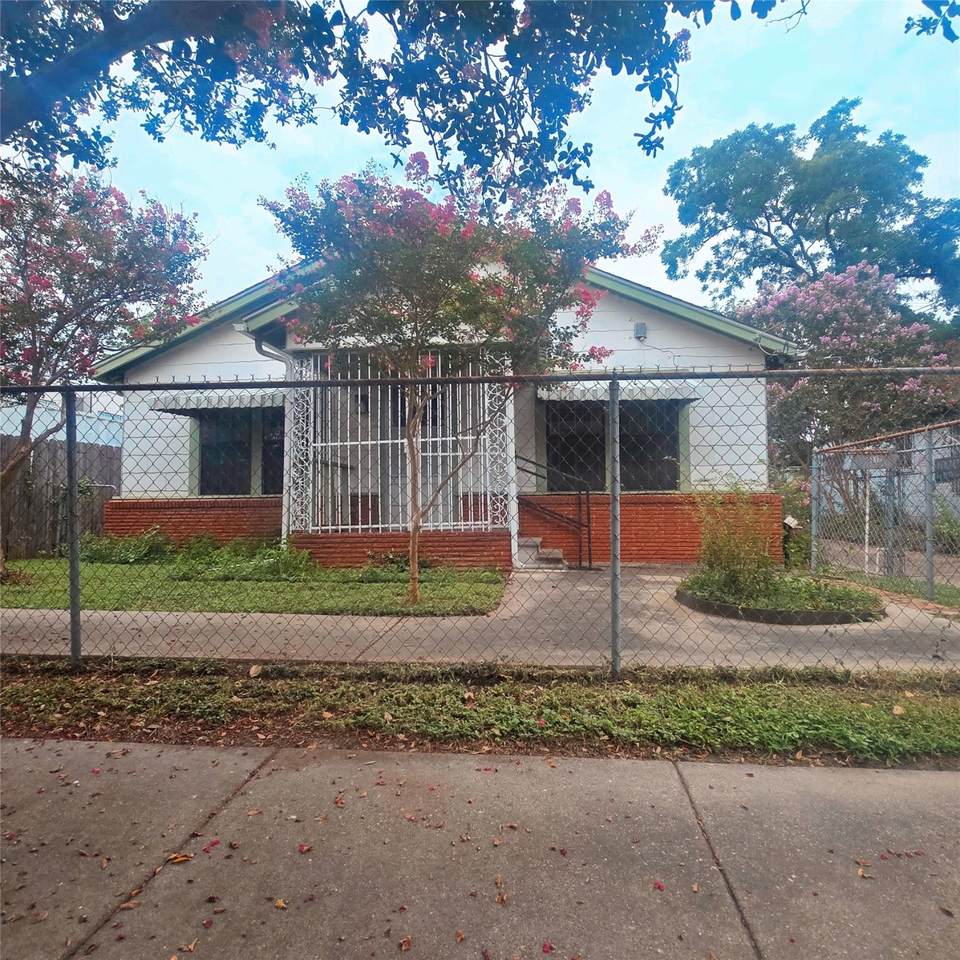 2312 Gano Street - Photo 1