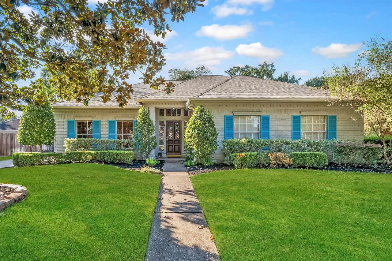 15914 Meadowside Drive - Photo 1