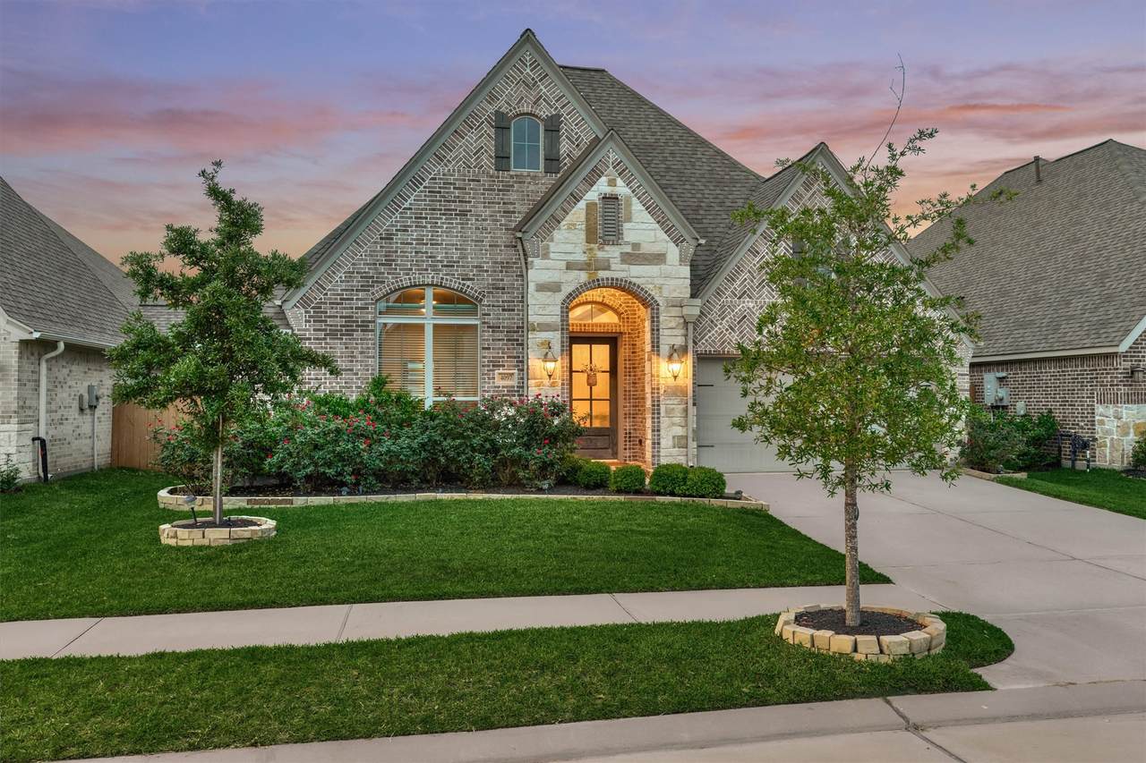 4097 Emerson Cove Drive - Photo 1