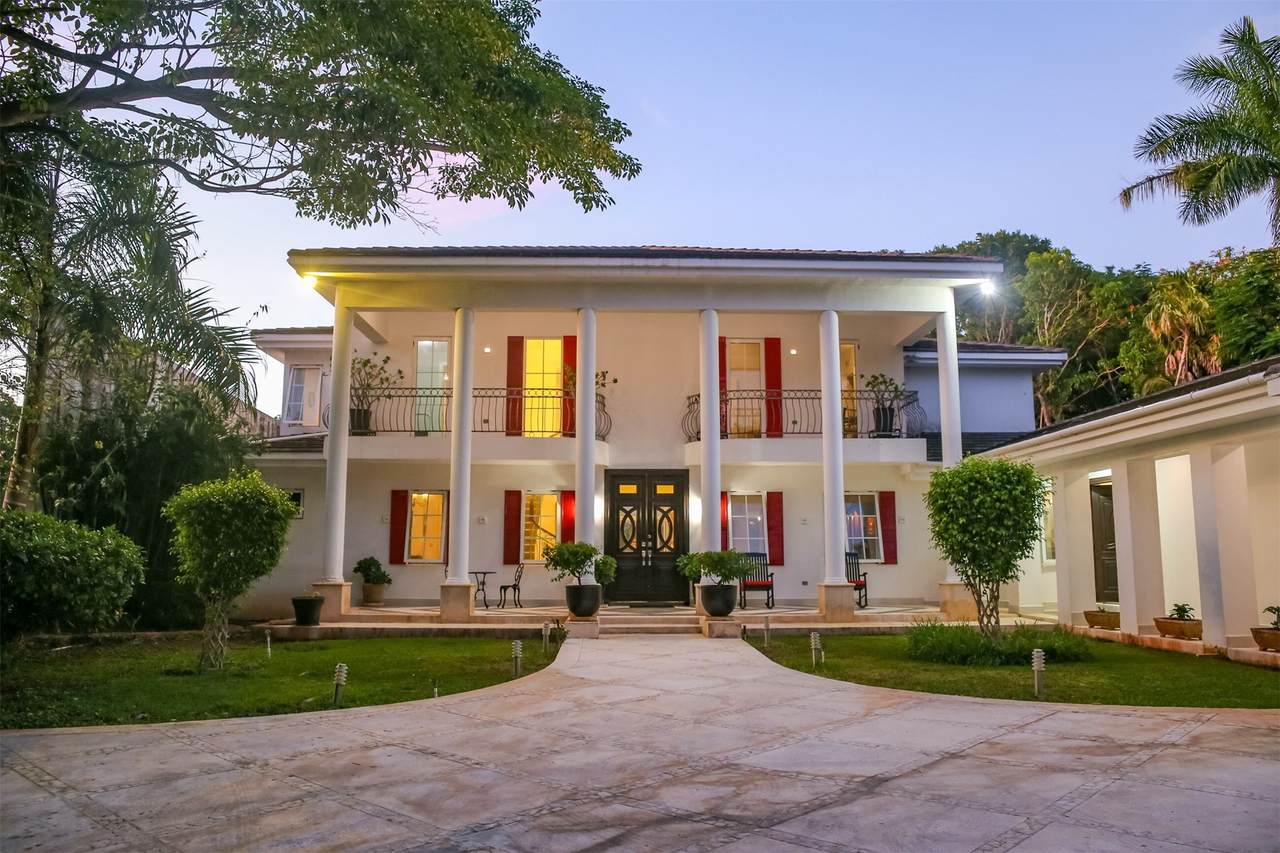 26 La Ceiba Ave - Photo 1