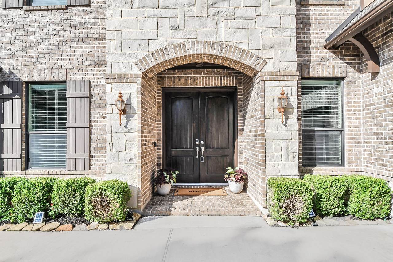 67 Azure Lake Court - Photo 1