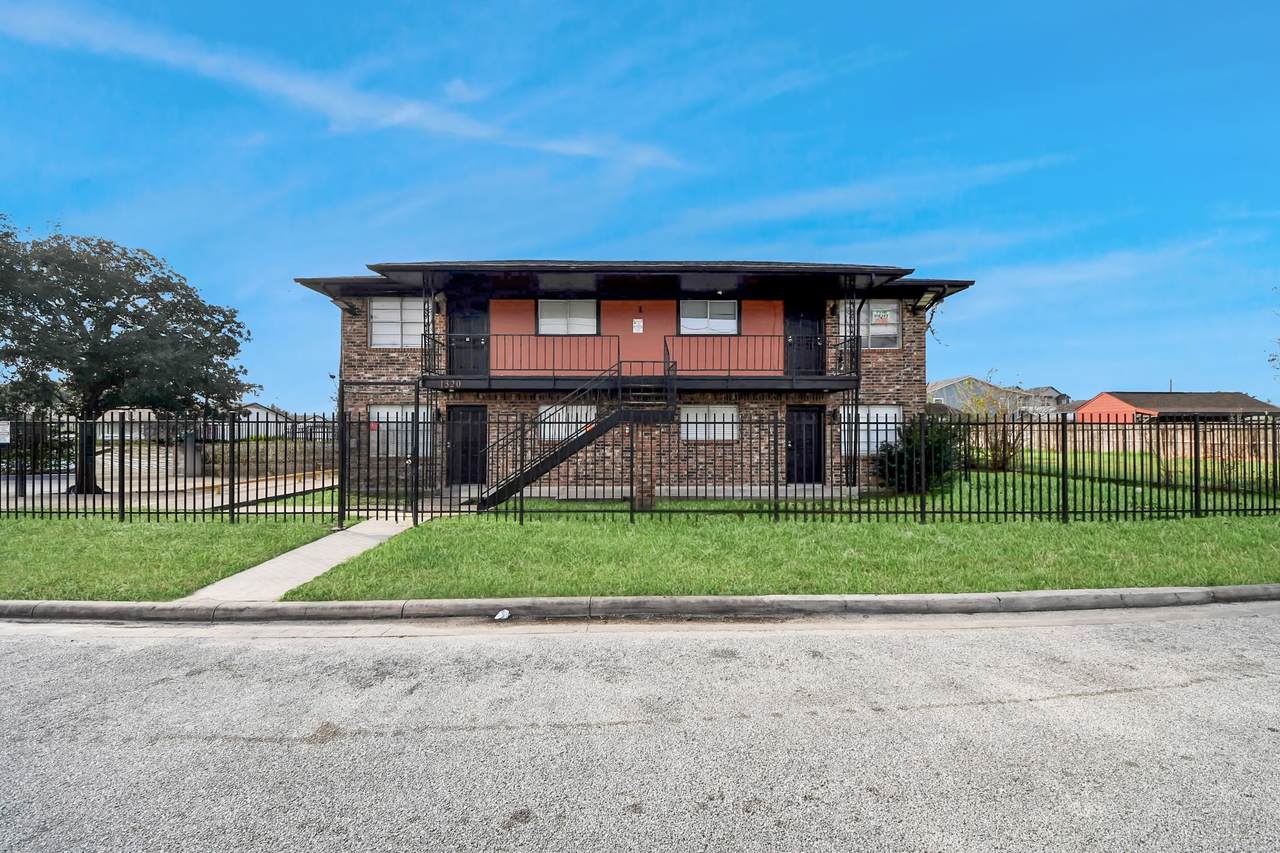 1320 Griffin Street - Photo 1