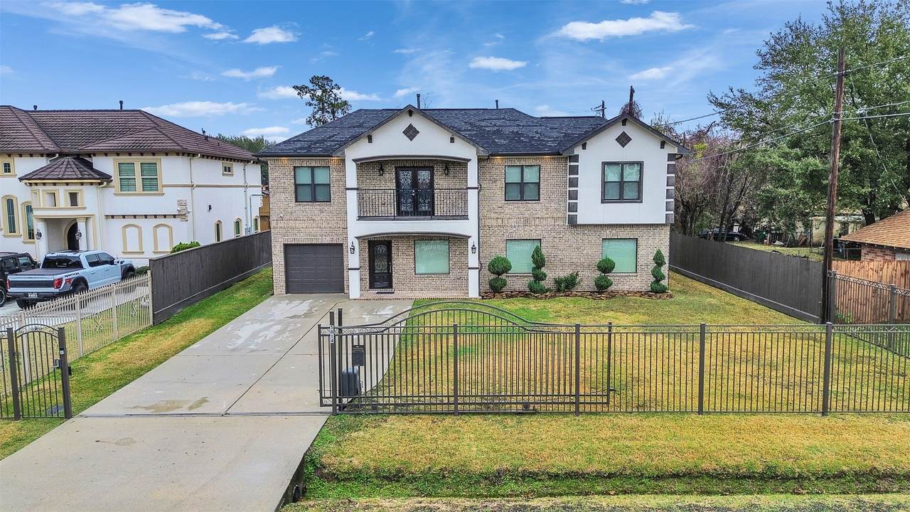 5814 Luna Street - Photo 1