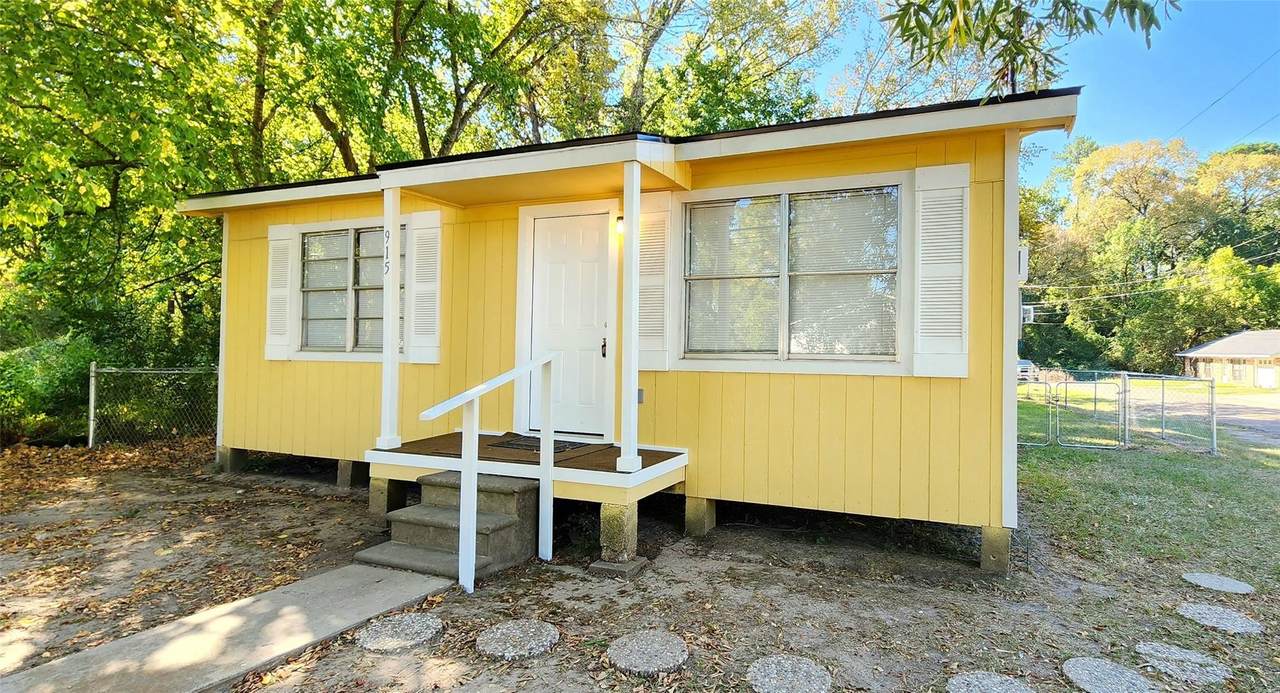 915 Martin Luther King Drive - Photo 1
