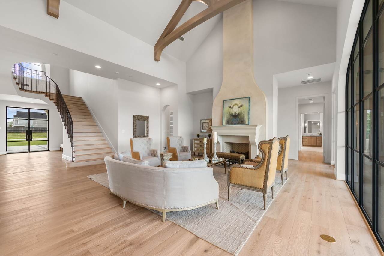 4233 Two Gun Way - Photo 1