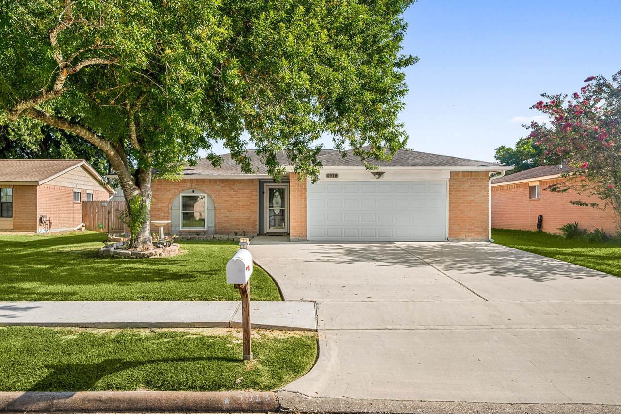 4918 Valley View Drive - Photo 1
