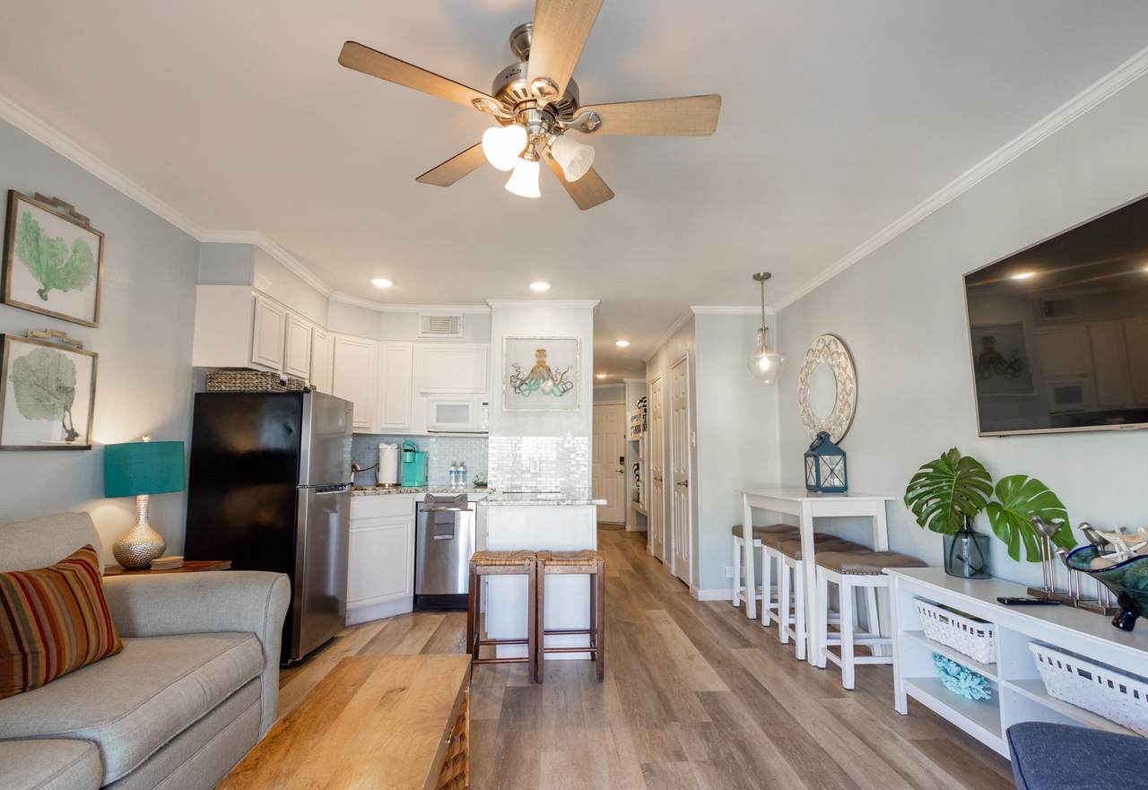 6102 Seawall Boulevard - Photo 1