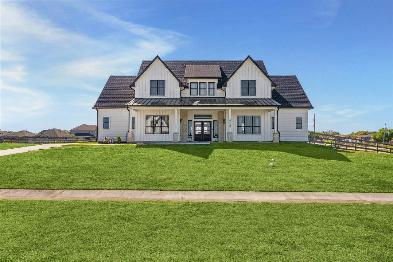 4112 Leslies Way - Photo 1