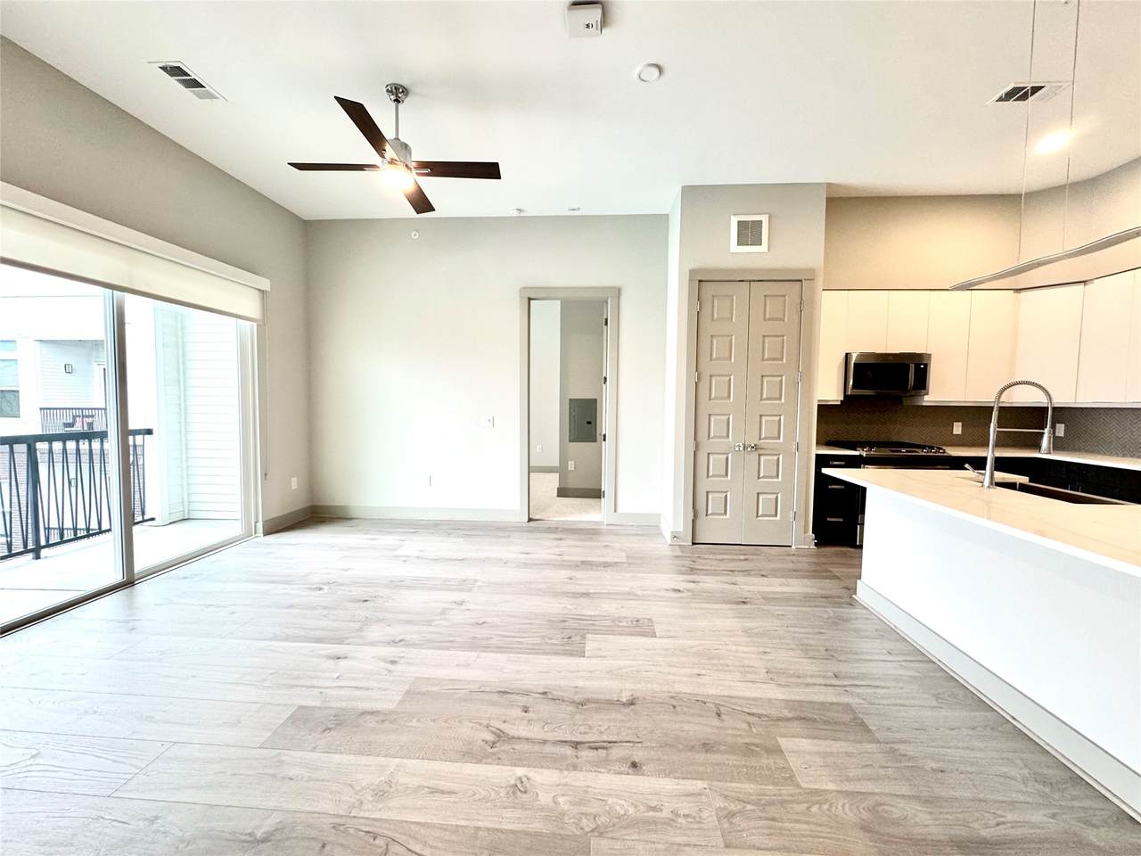 401 25th Street - Photo 1