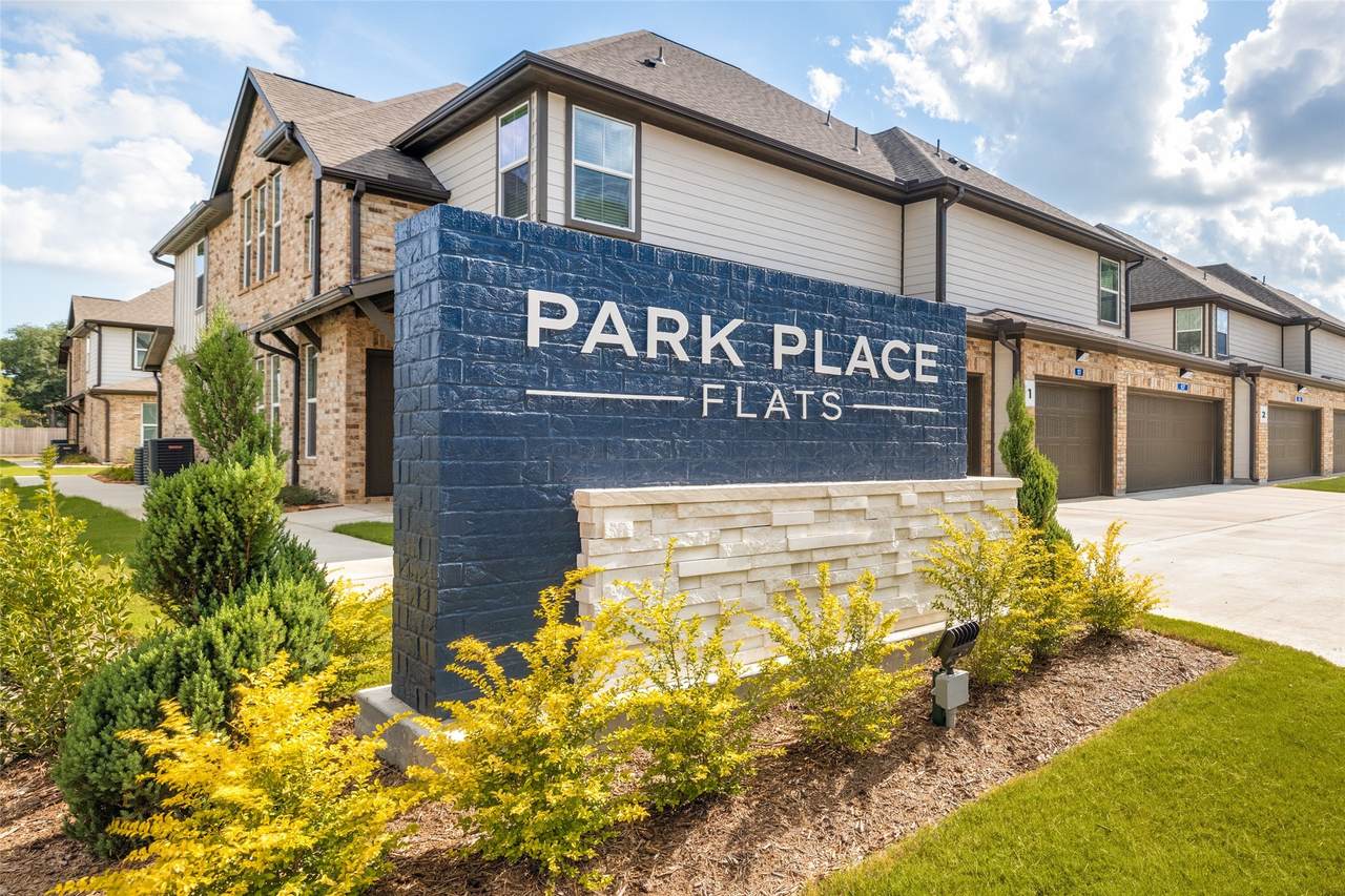 227 Park Place Circle - Photo 1