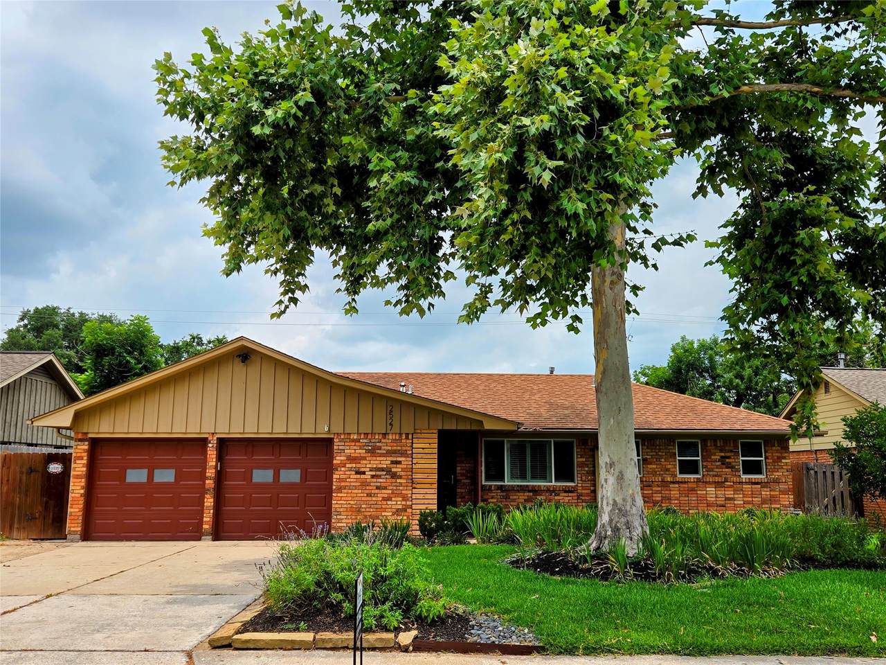 2527 Willowby Drive - Photo 1