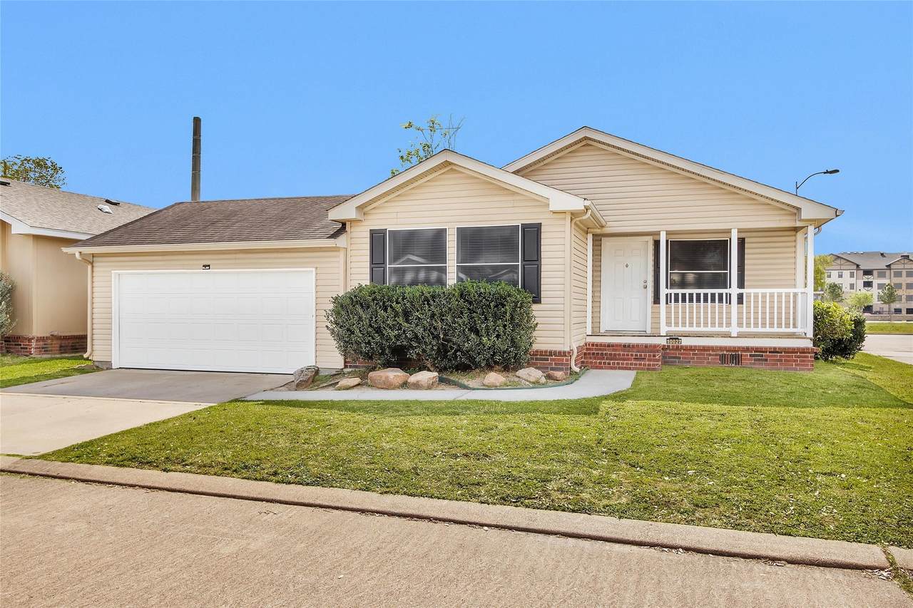 10027 Berrypatch Lane - Photo 1