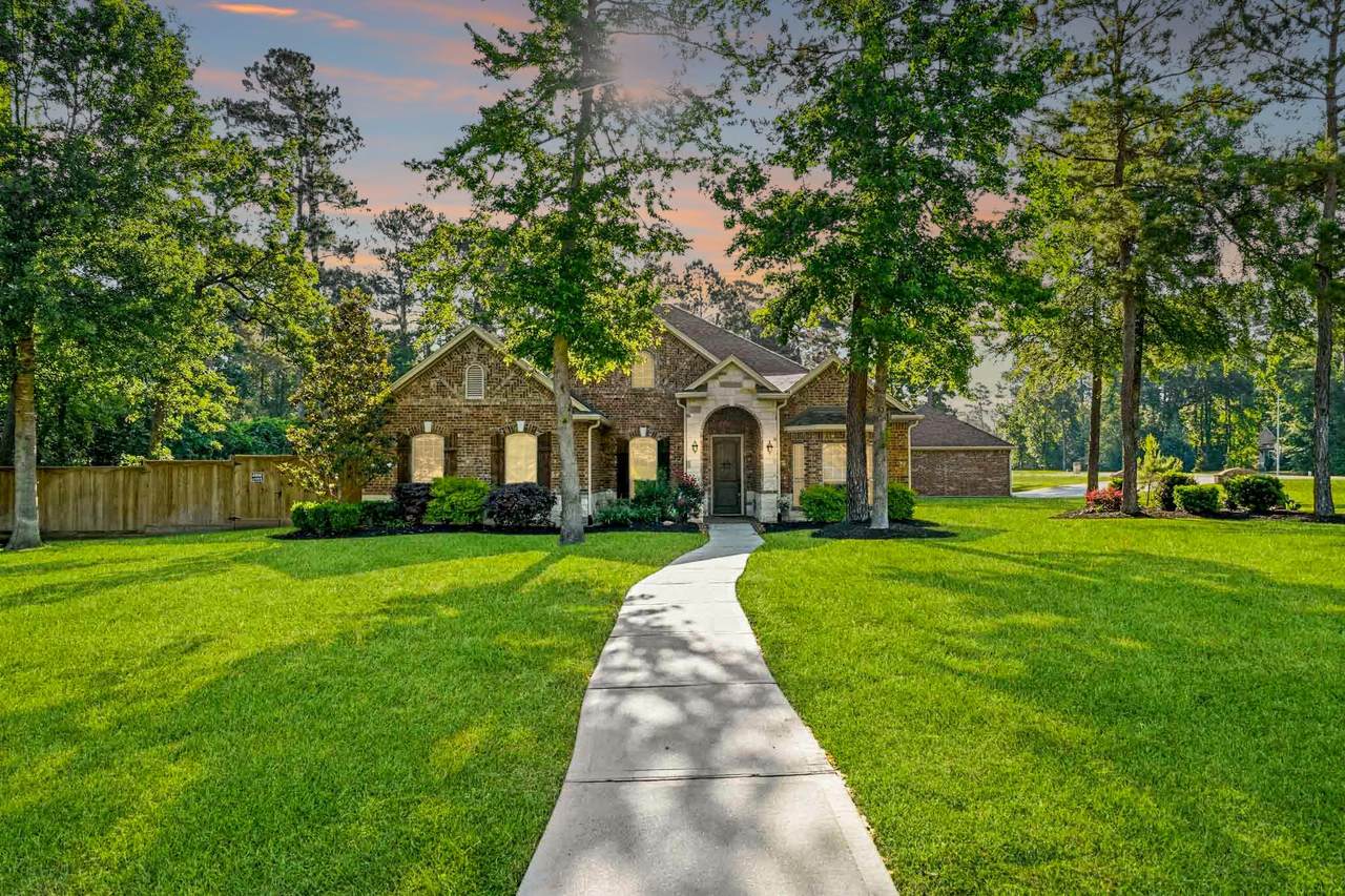 17552 Country Meadow - Photo 1