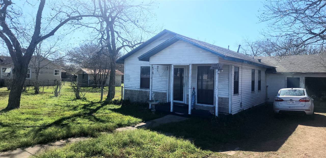 702 Maple Street - Photo 1