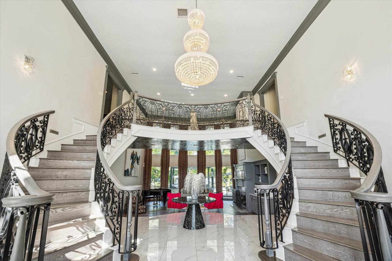 22009 Holly Creek Trail - Photo 1