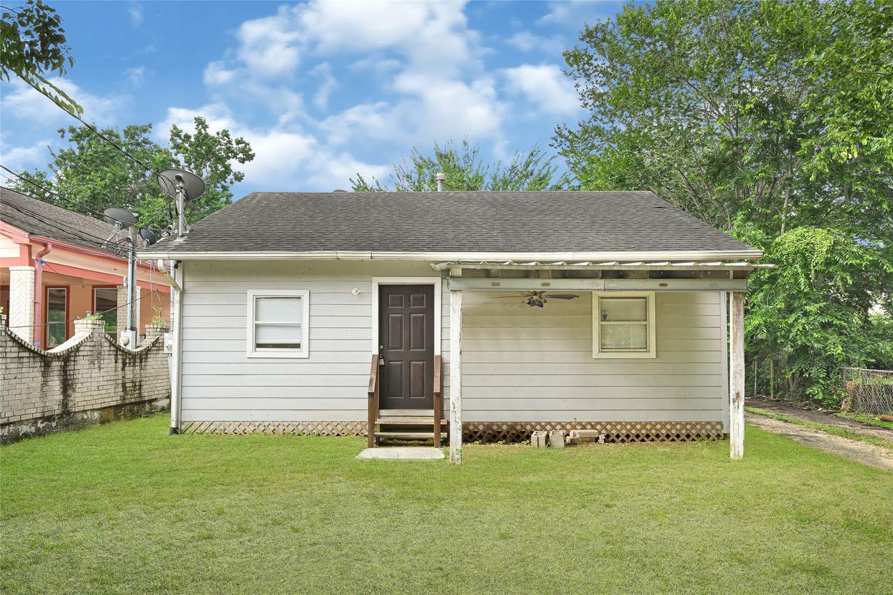 14336 Victoria Street - Photo 1