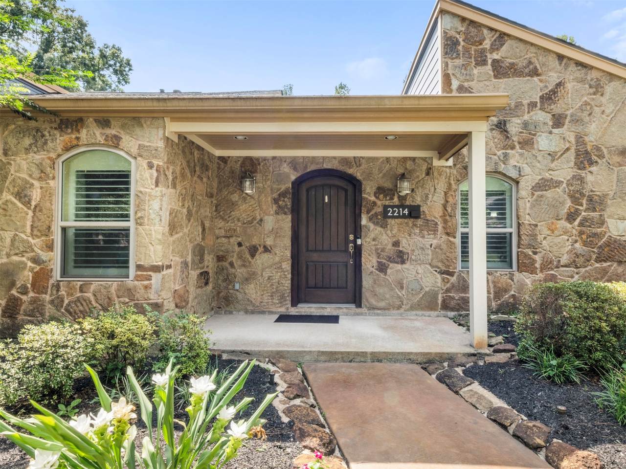 2214 Lakeville Drive - Photo 1