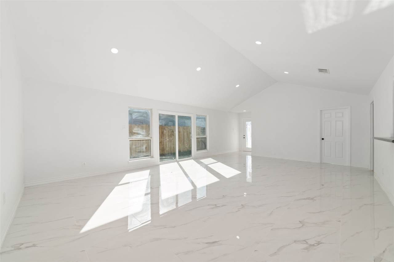 2707 Ashford Trail Drive - Photo 1