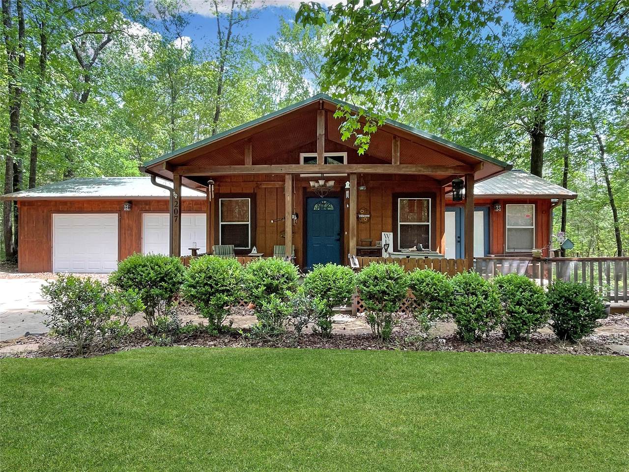 207 Arrowcrest Drive - Photo 1