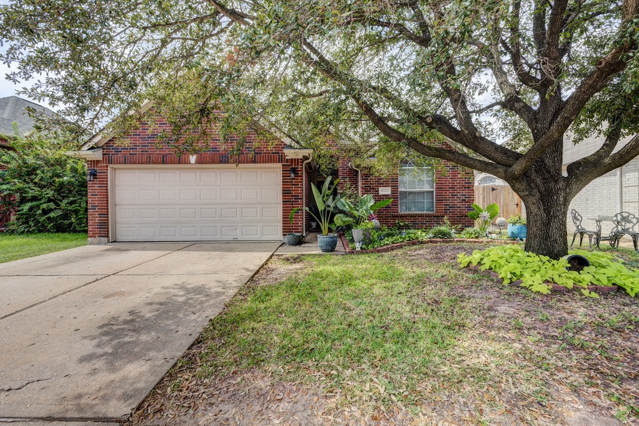 6723 Greenhouse Road - Photo 1