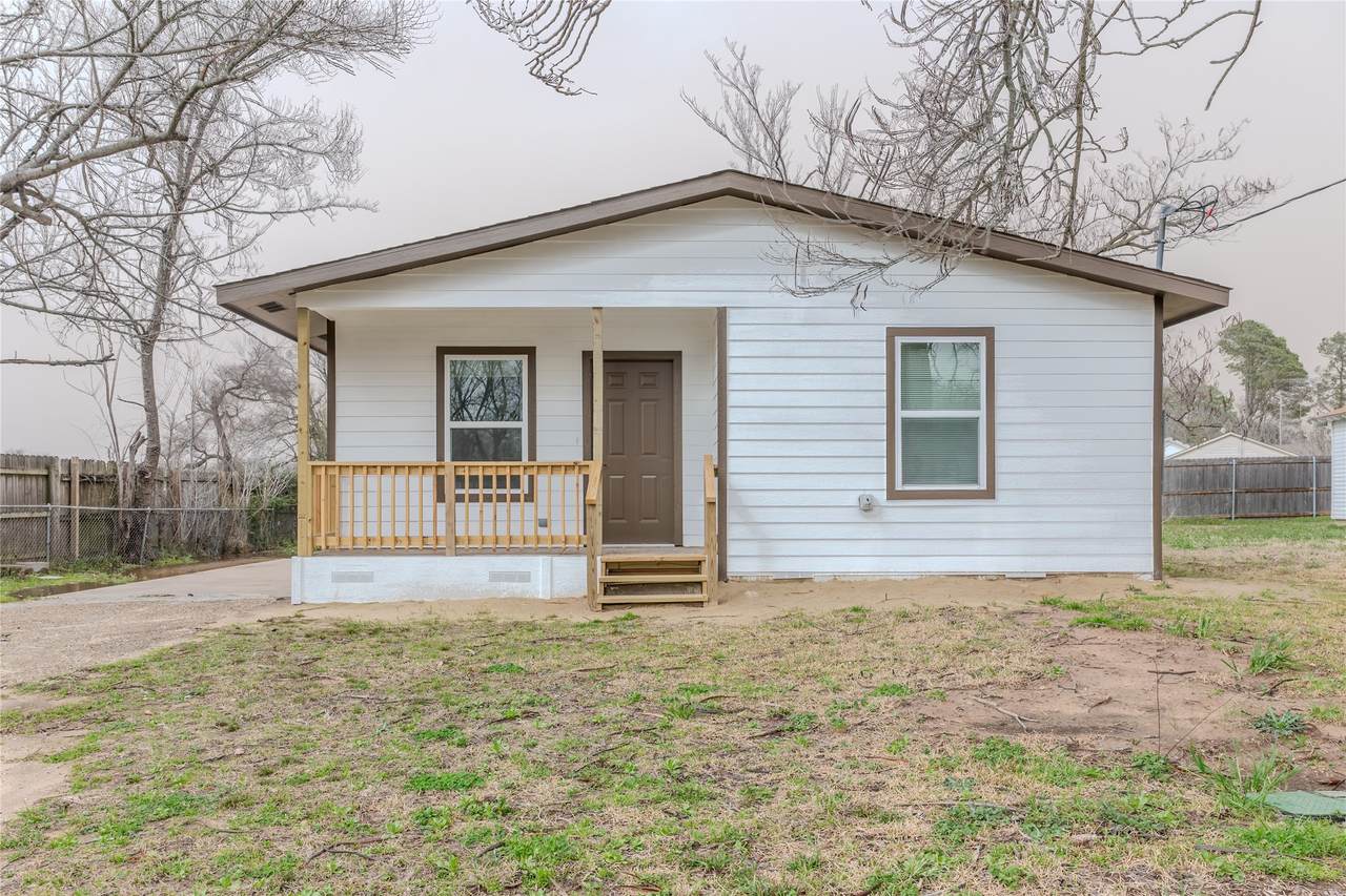 729 Planters Street - Photo 1