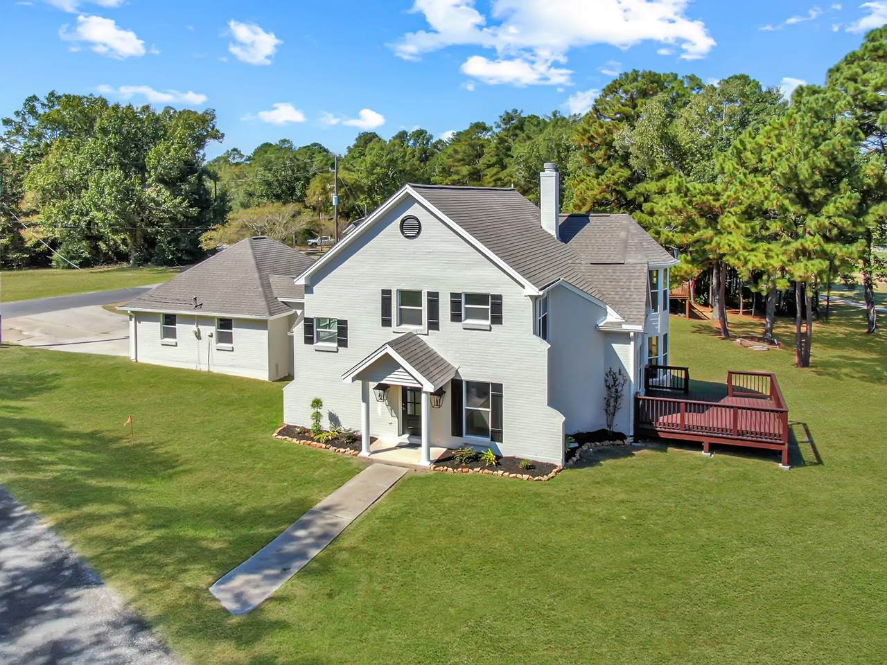 39 Westwood Drive - Photo 1