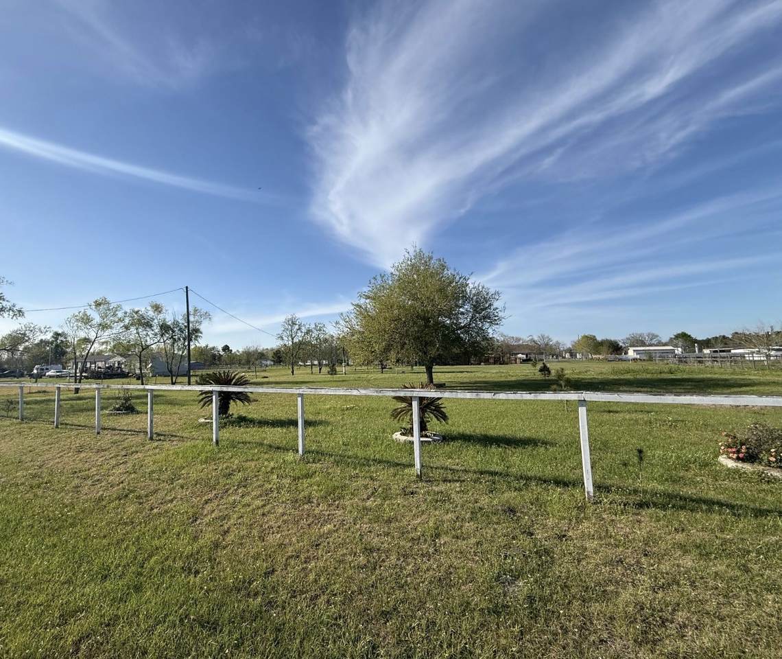 64 County Road 48614 - Photo 1