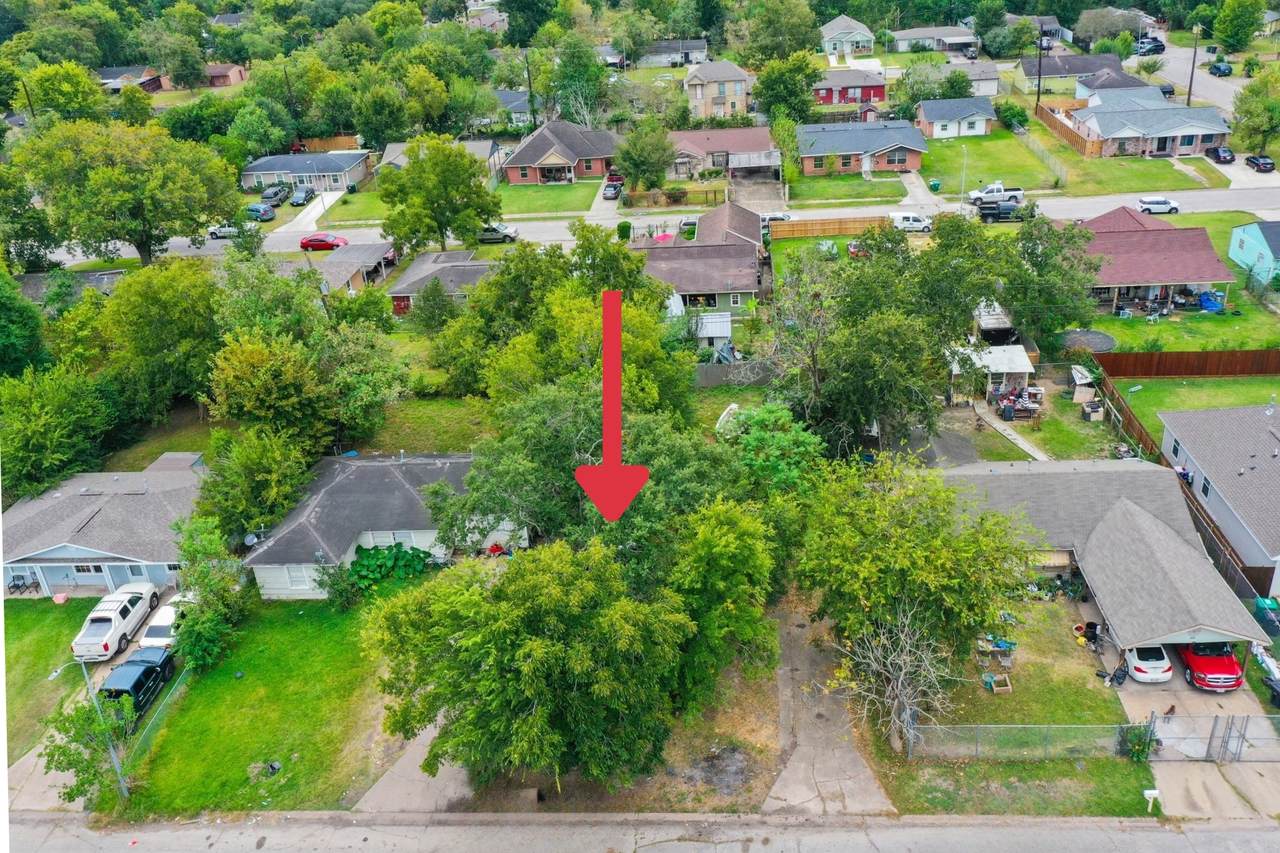 5014 Willow Glen Drive - Photo 1