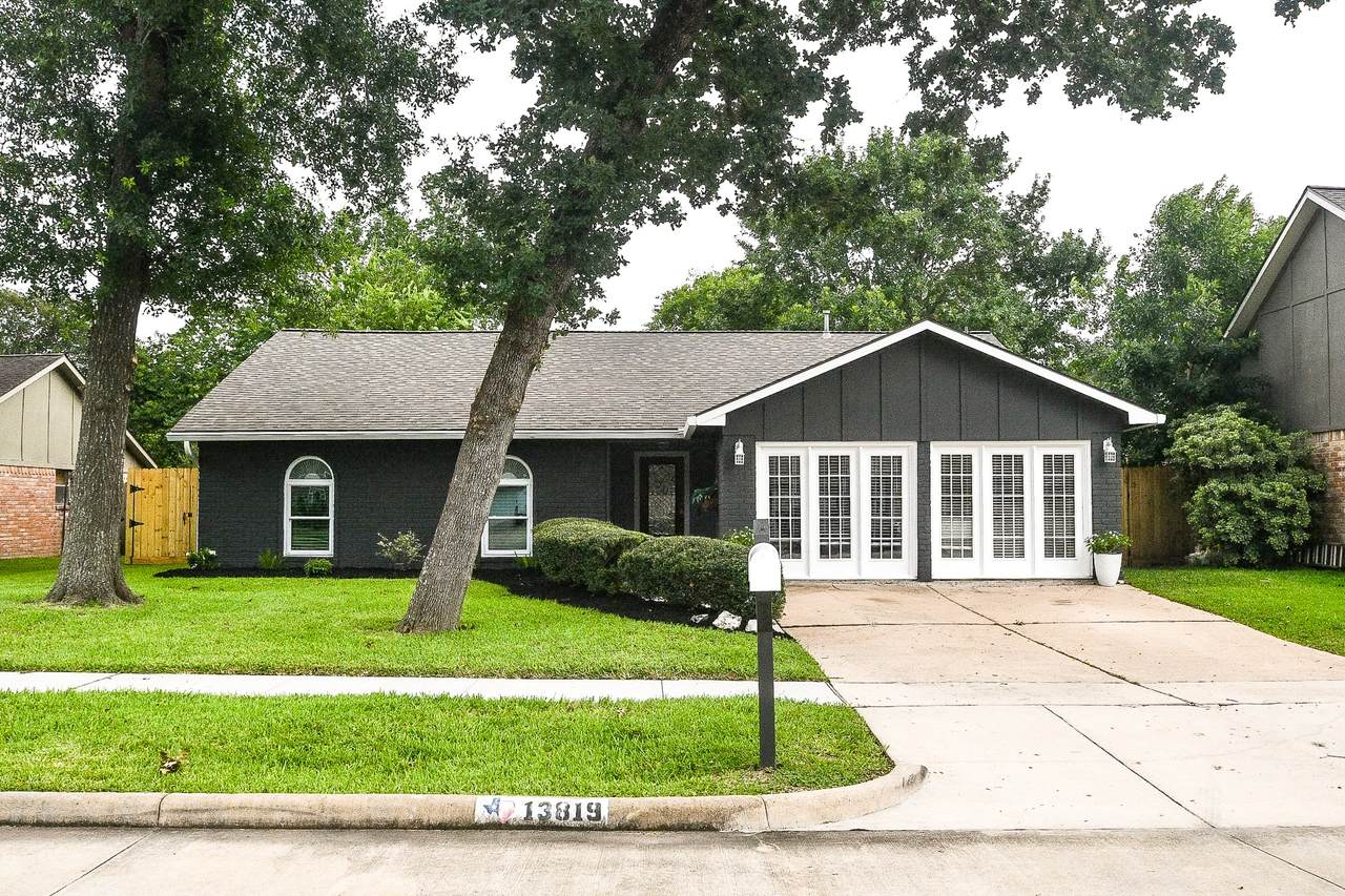 13819 Ivymount Drive - Photo 1