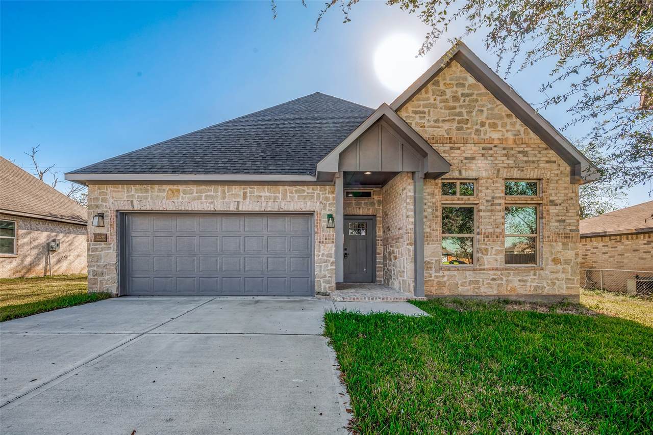 3639 Needville Avenue - Photo 1