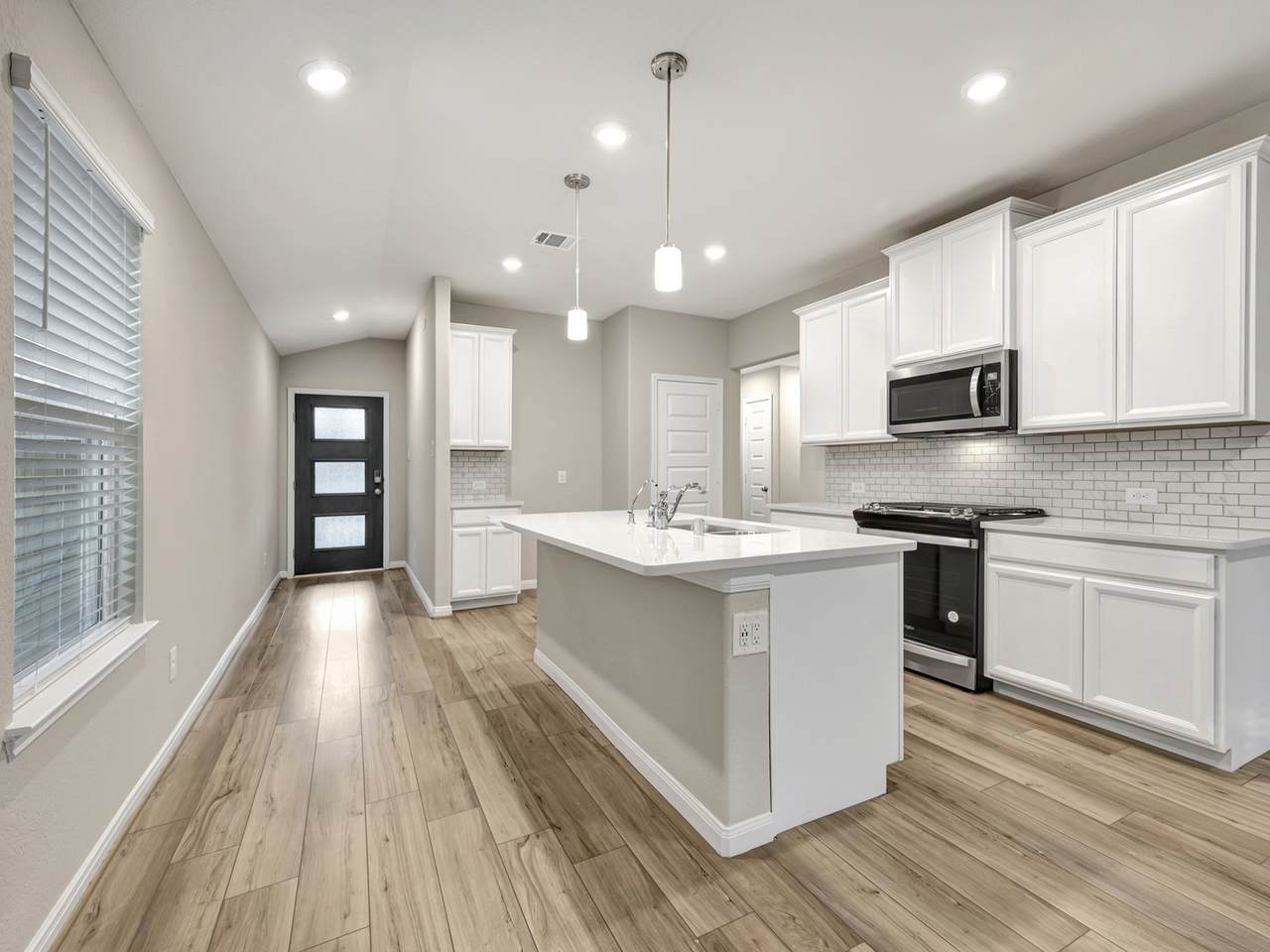 6638 Lahna Oak - Photo 1