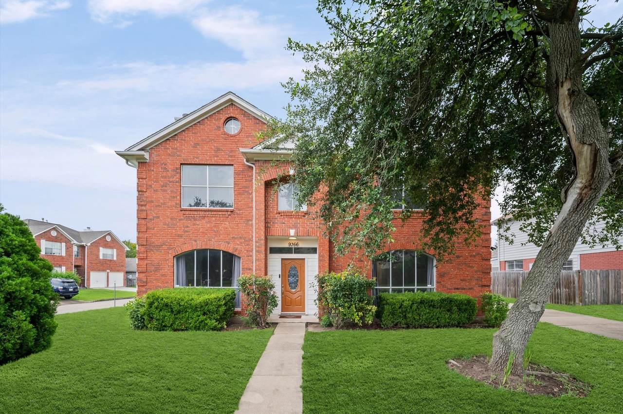 9366 Corner Oaks Lane - Photo 1