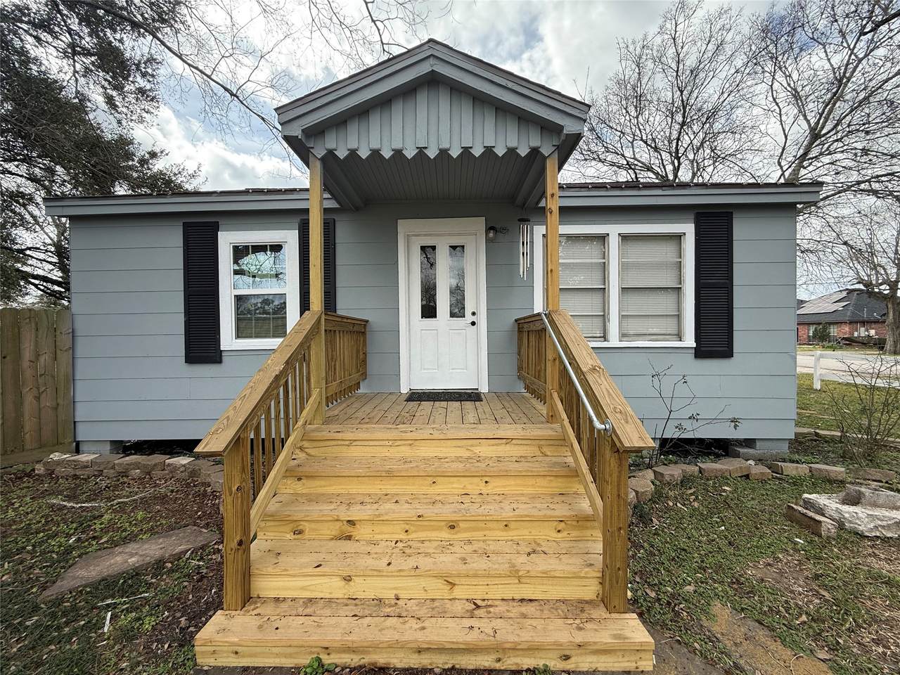 4114 Victoria Avenue - Photo 1