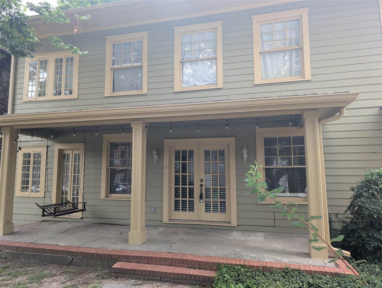815 Sul Ross - Photo 1