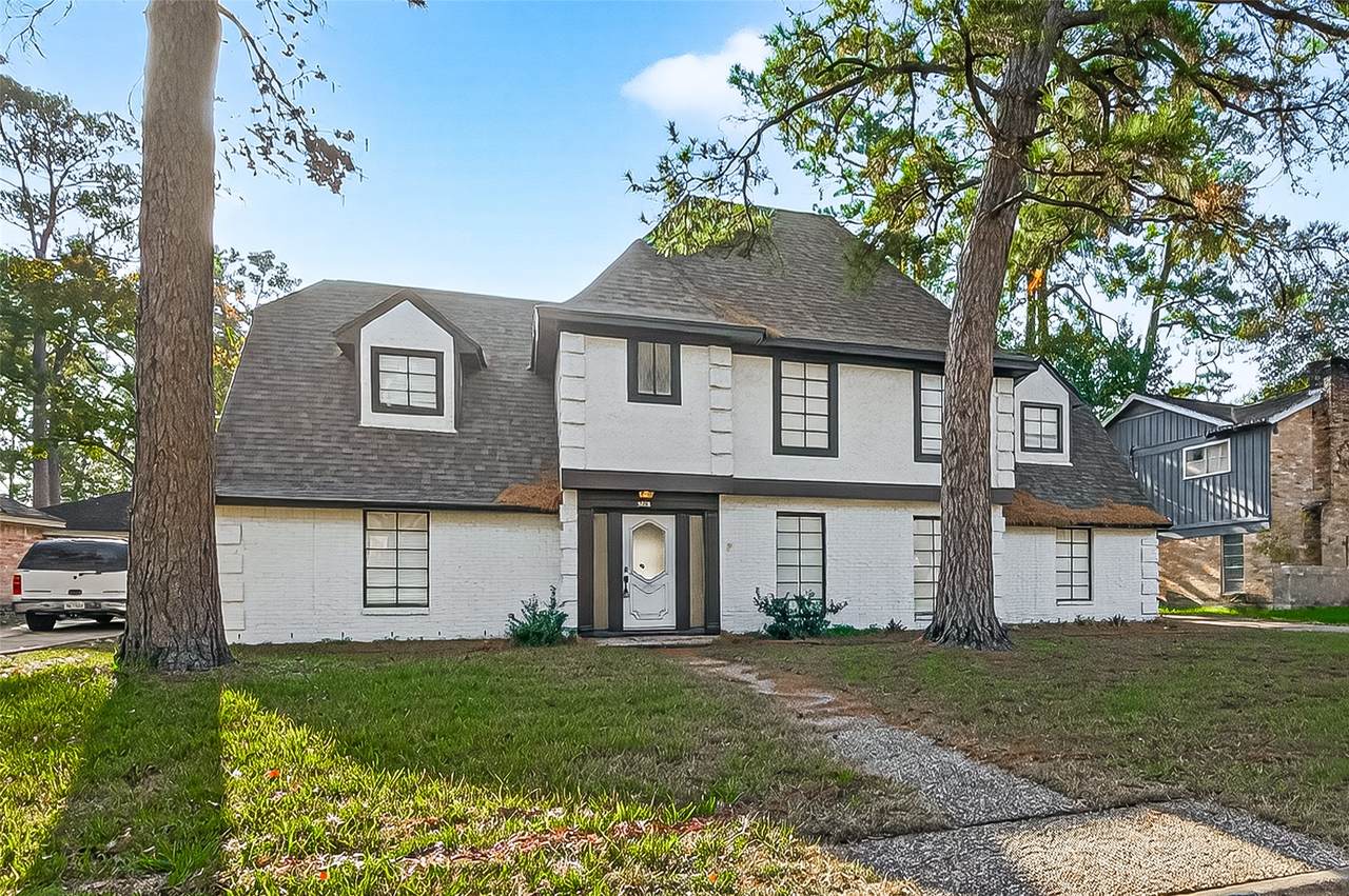 3815 Fernglade Drive - Photo 1