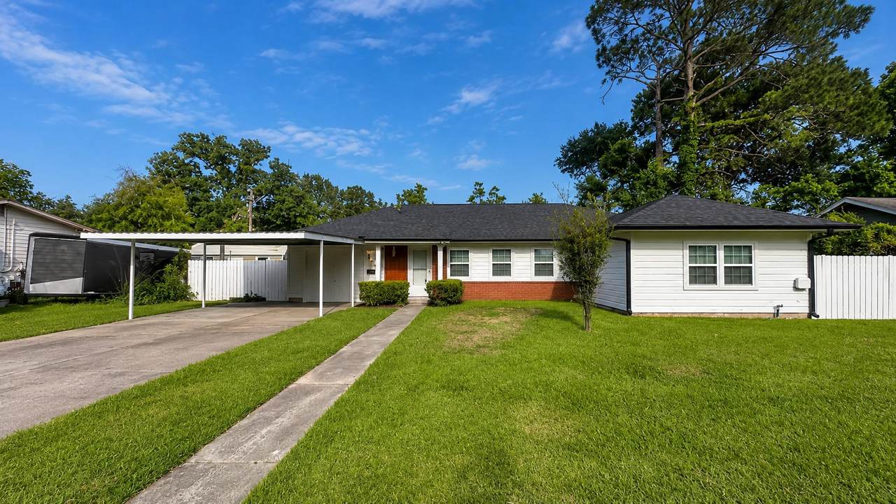 108 Britton Dr - Photo 1