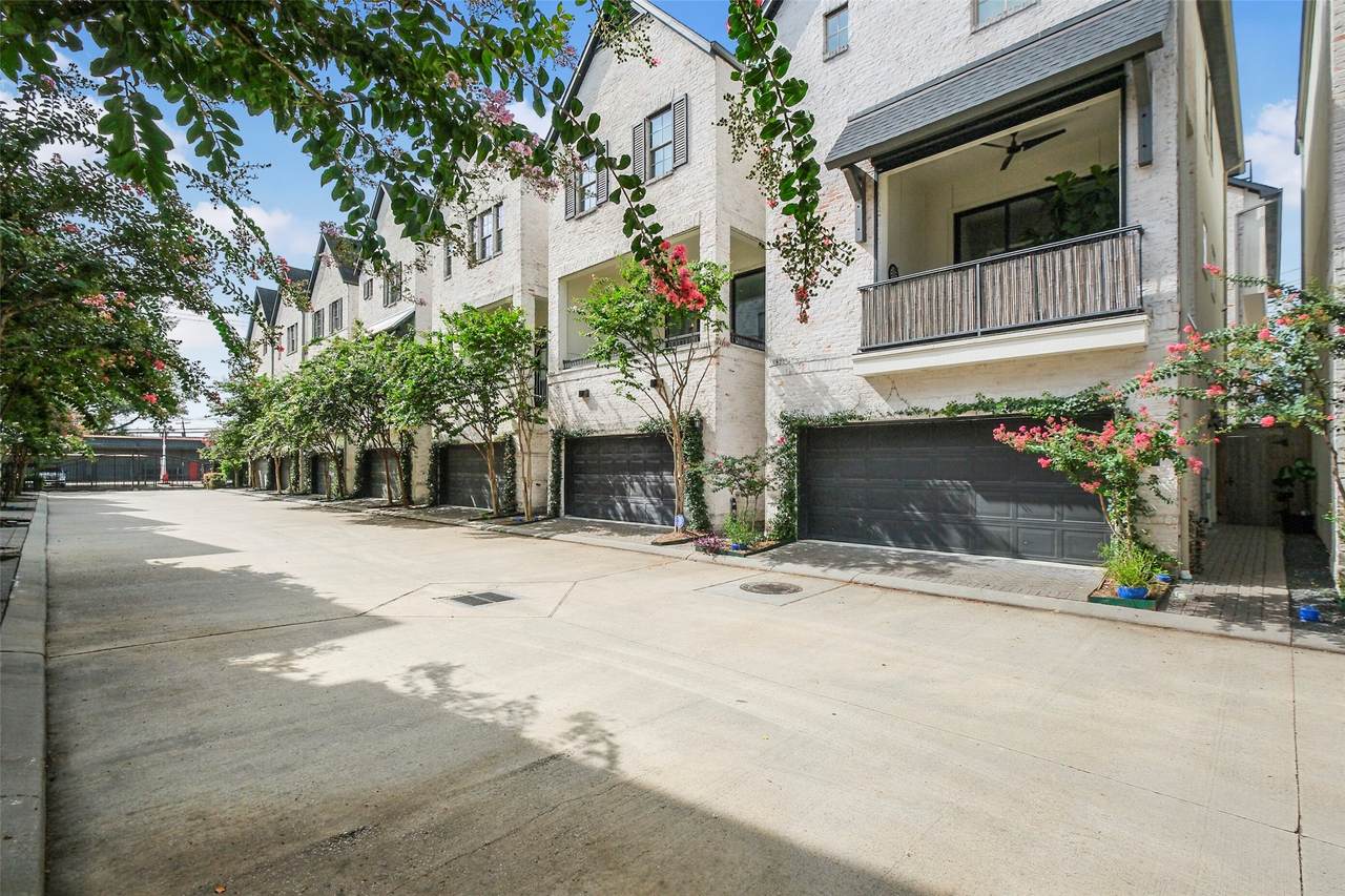 4010 University Grove Street - Photo 1