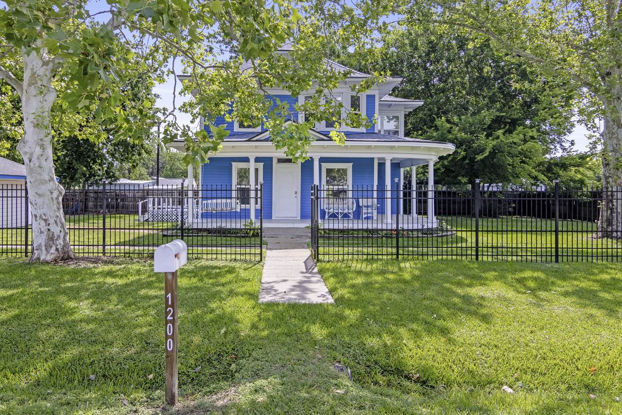 1200 4th Street - Photo 1