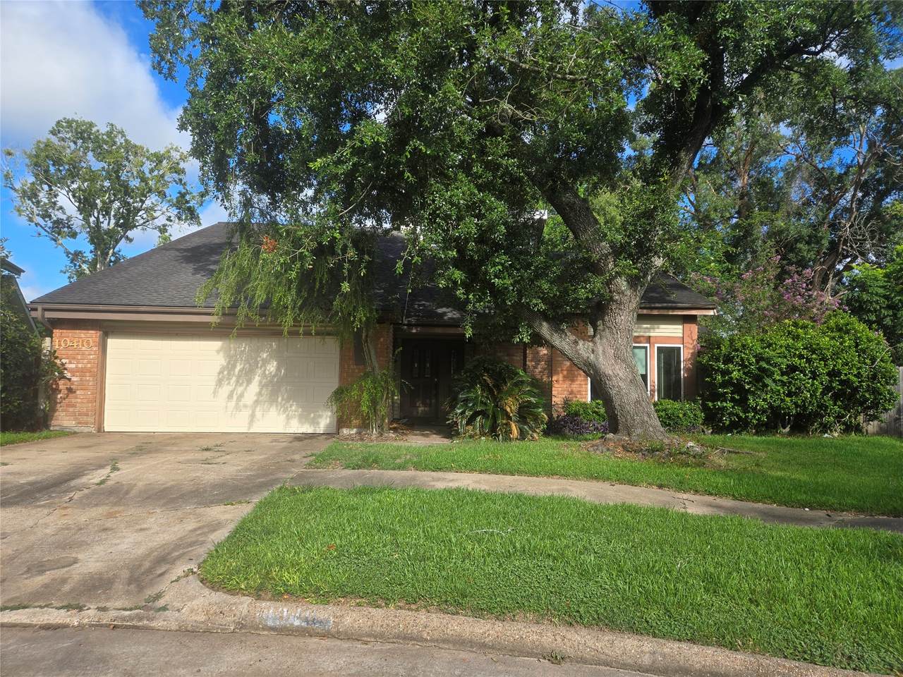 10410 Tennis Court - Photo 1