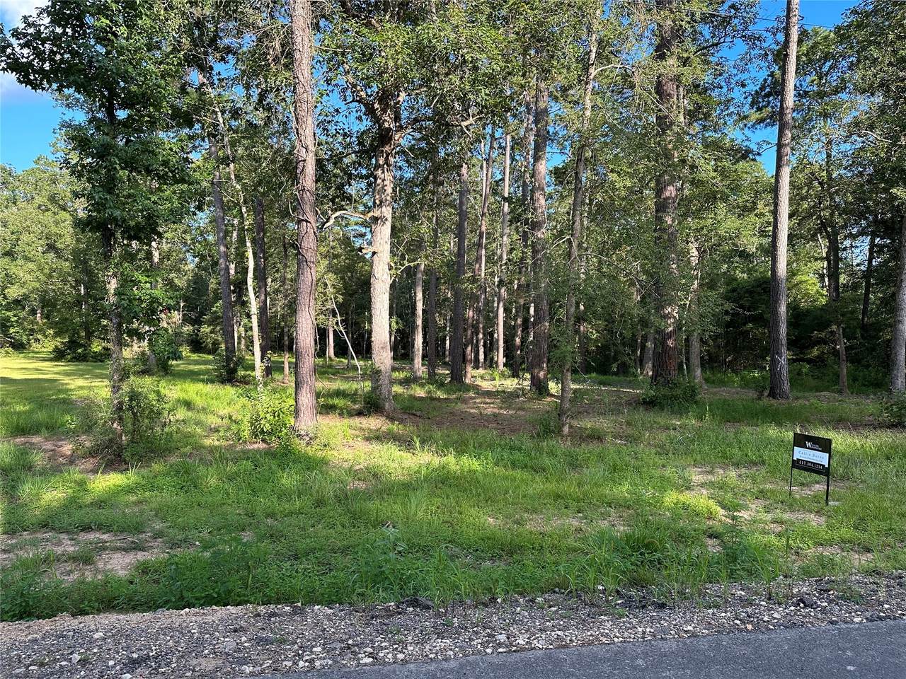 1475 Lakewood Drive - Photo 1