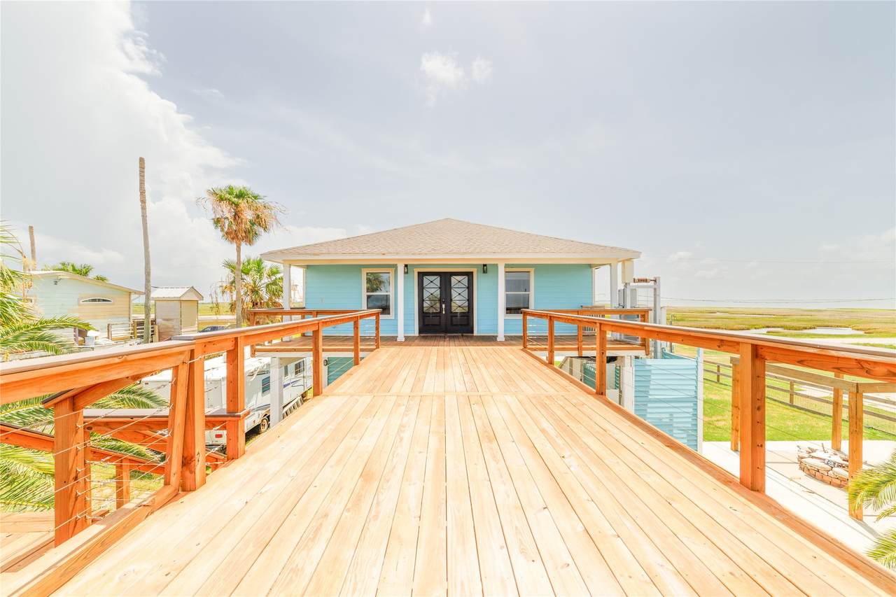 708 Dolphin Dr - Photo 1