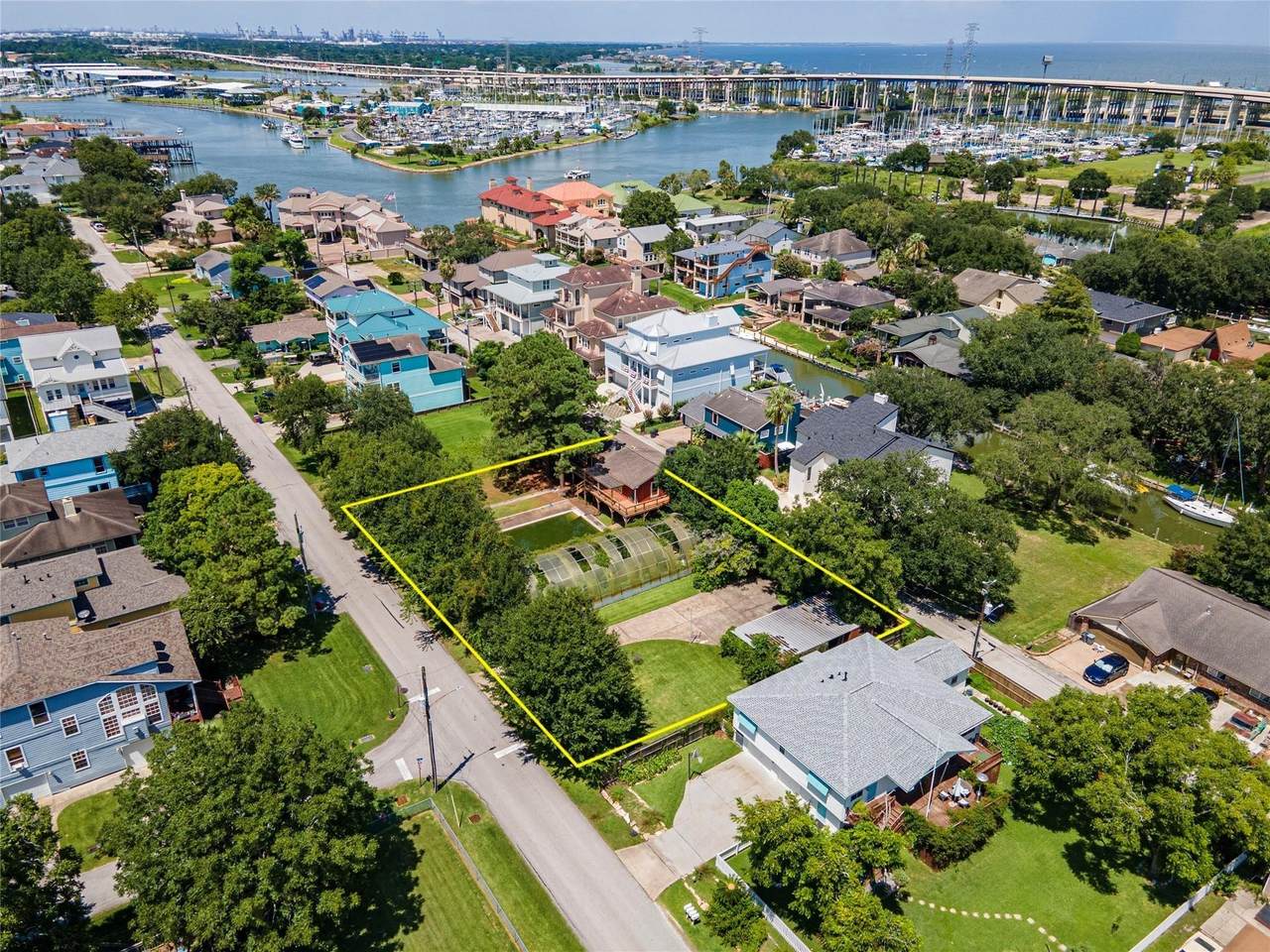 631 Shore Drive - Photo 1