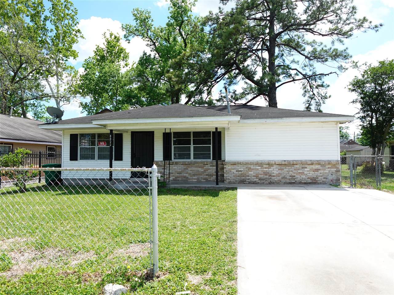 8022 Woodlyn Road - Photo 1