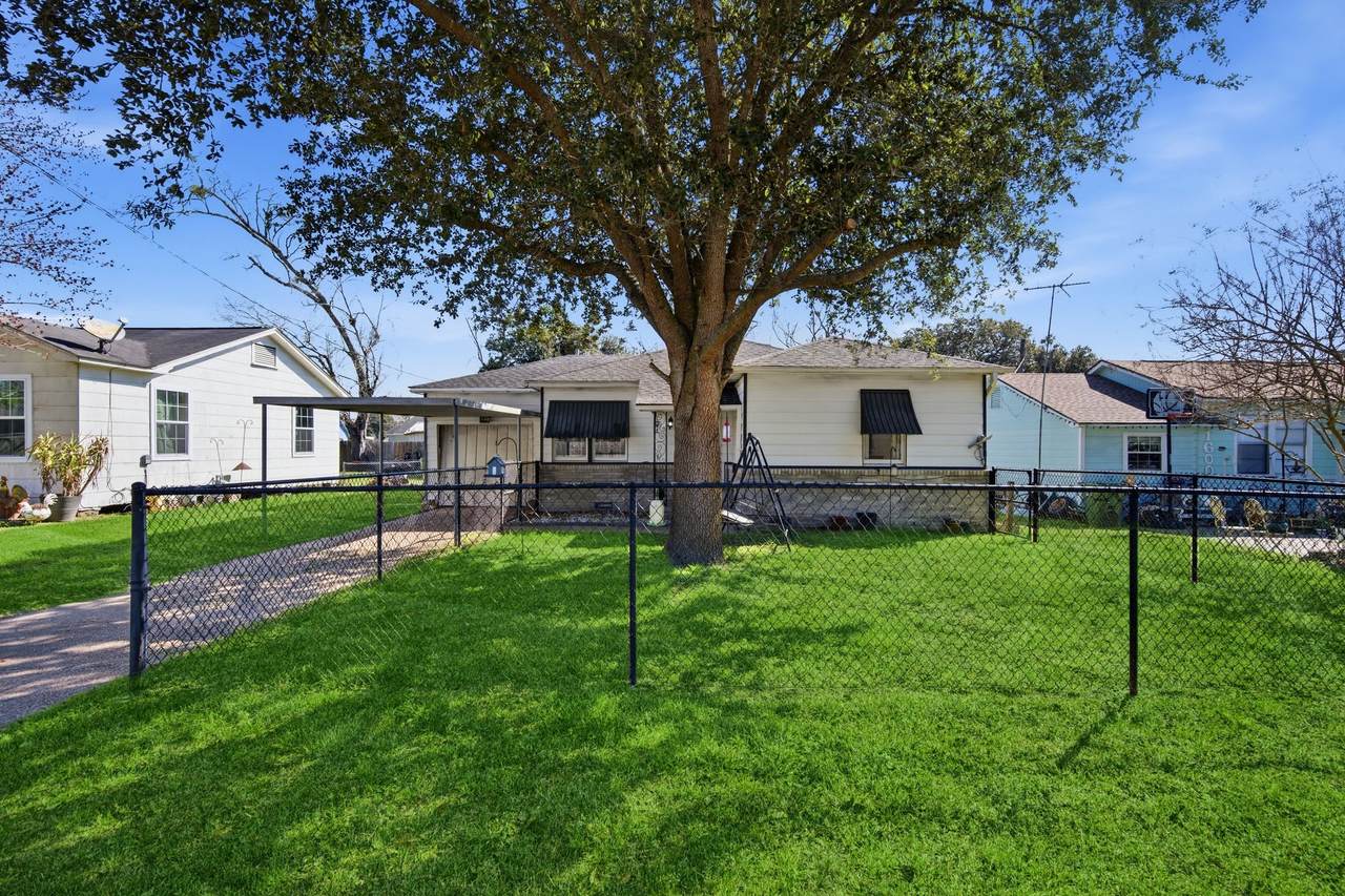1604 Kipling Street - Photo 1