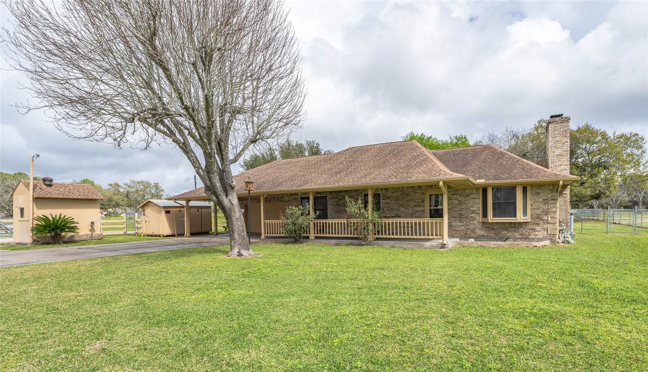 2517 Avenue L - Photo 1