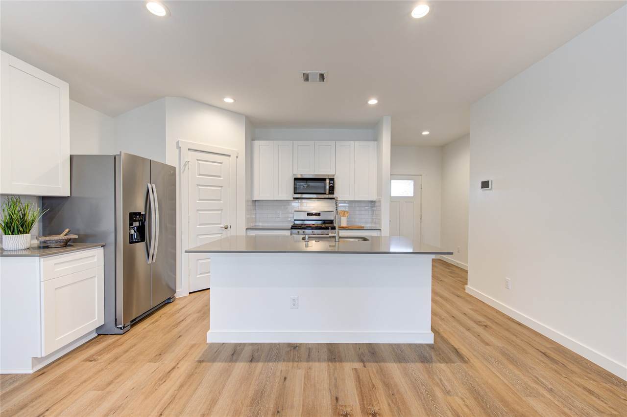 29418 Emilys Rock Lane - Photo 1