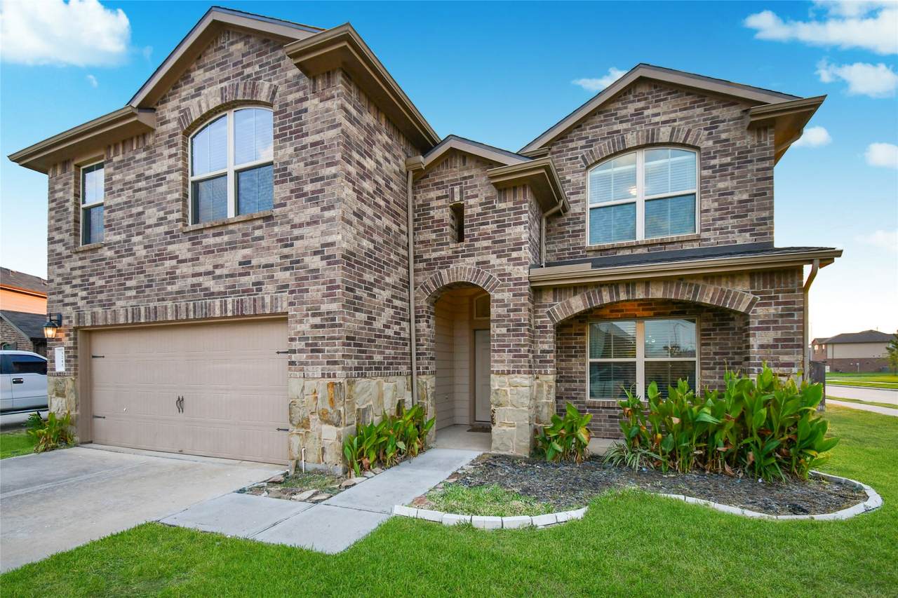 3215 Sumac Drive - Photo 1