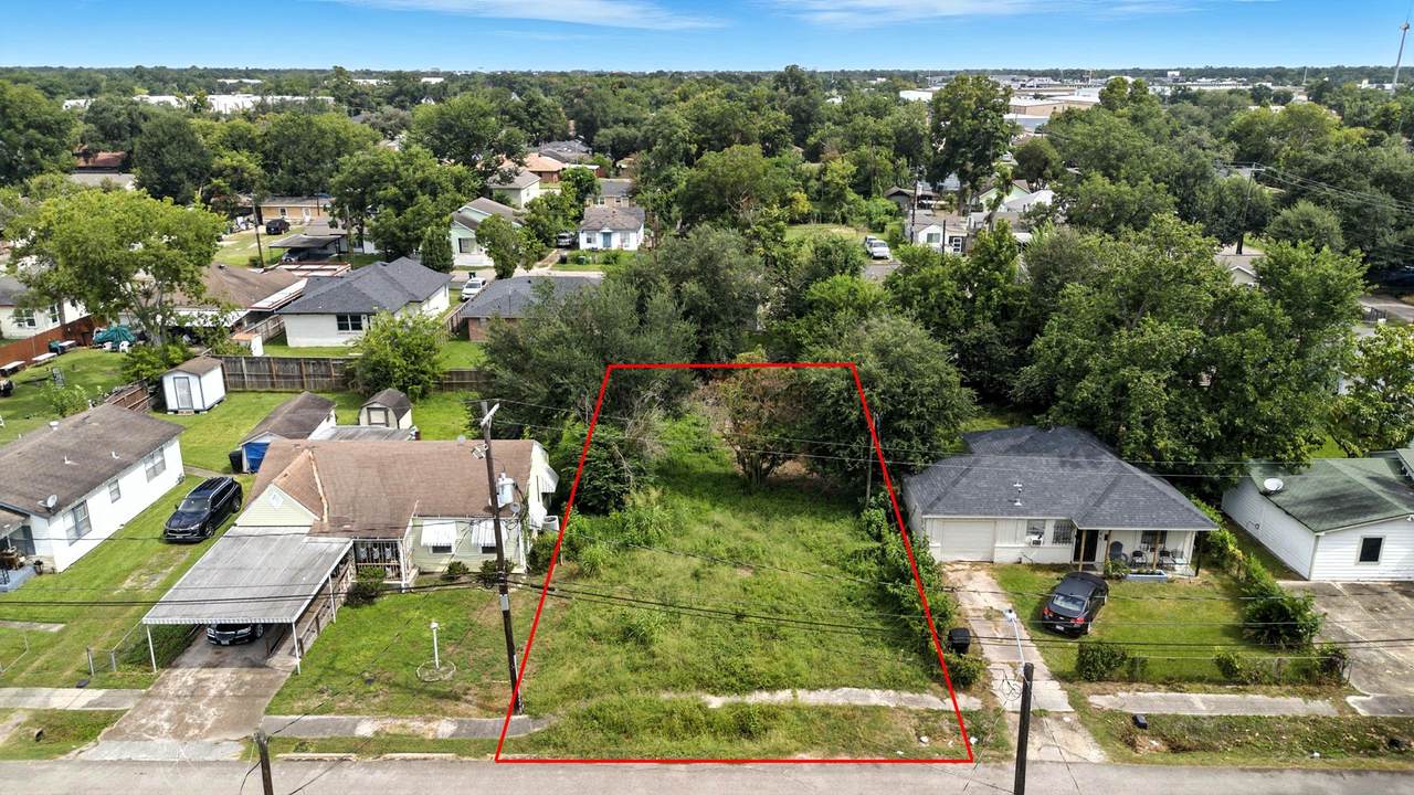 821 Neyland Street - Photo 1
