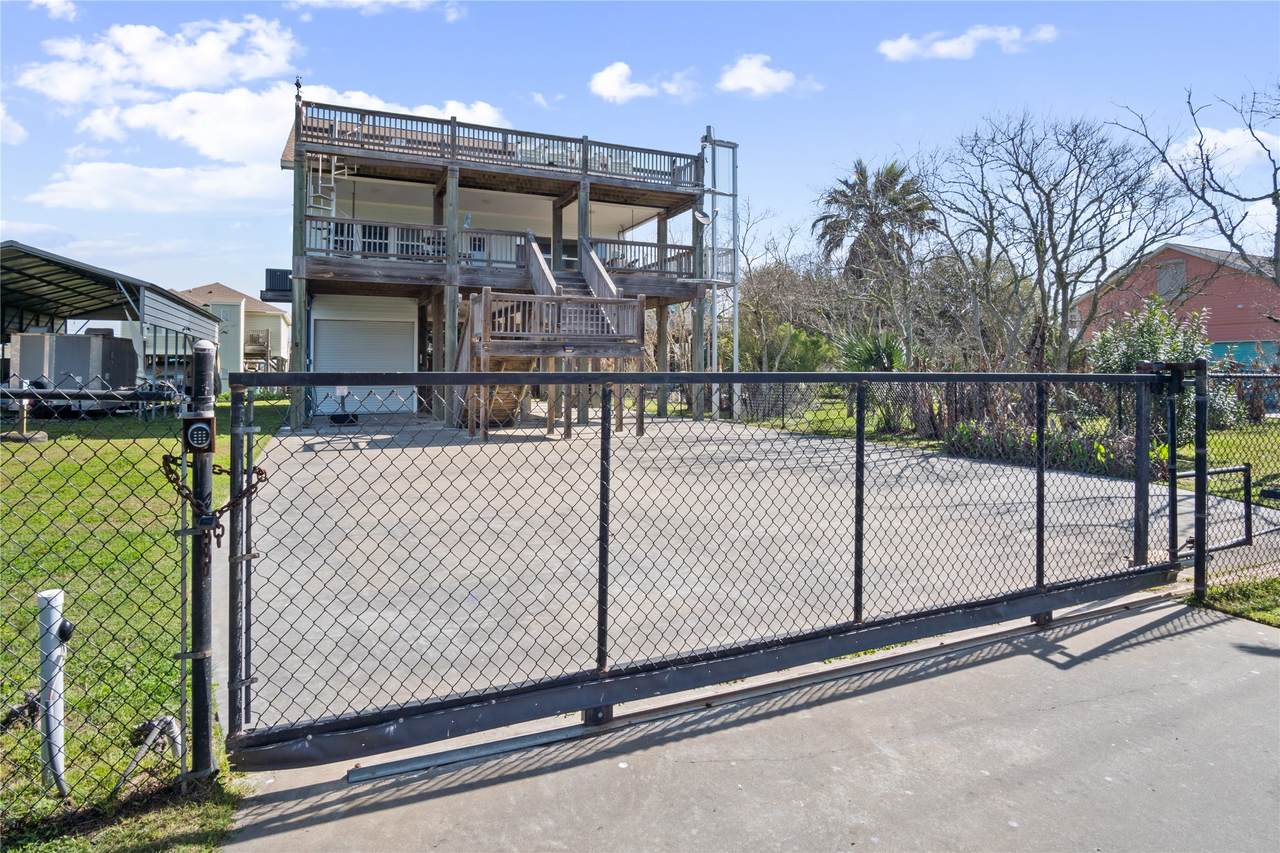 948 Kahla Drive - Photo 1